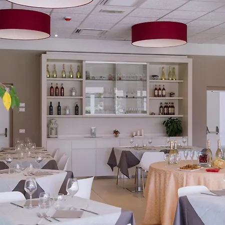 Hostel Eliopoli & Restaurant *