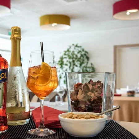 Eliopoli & Restaurant Albergue *