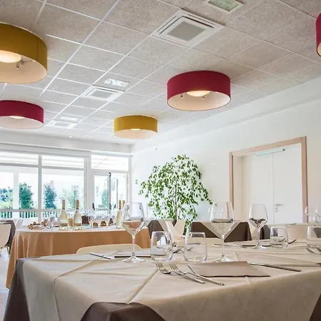 Eliopoli & Restaurant Hostel Tirrenia