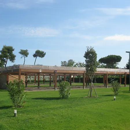 Eliopoli & Restaurant Hostel *